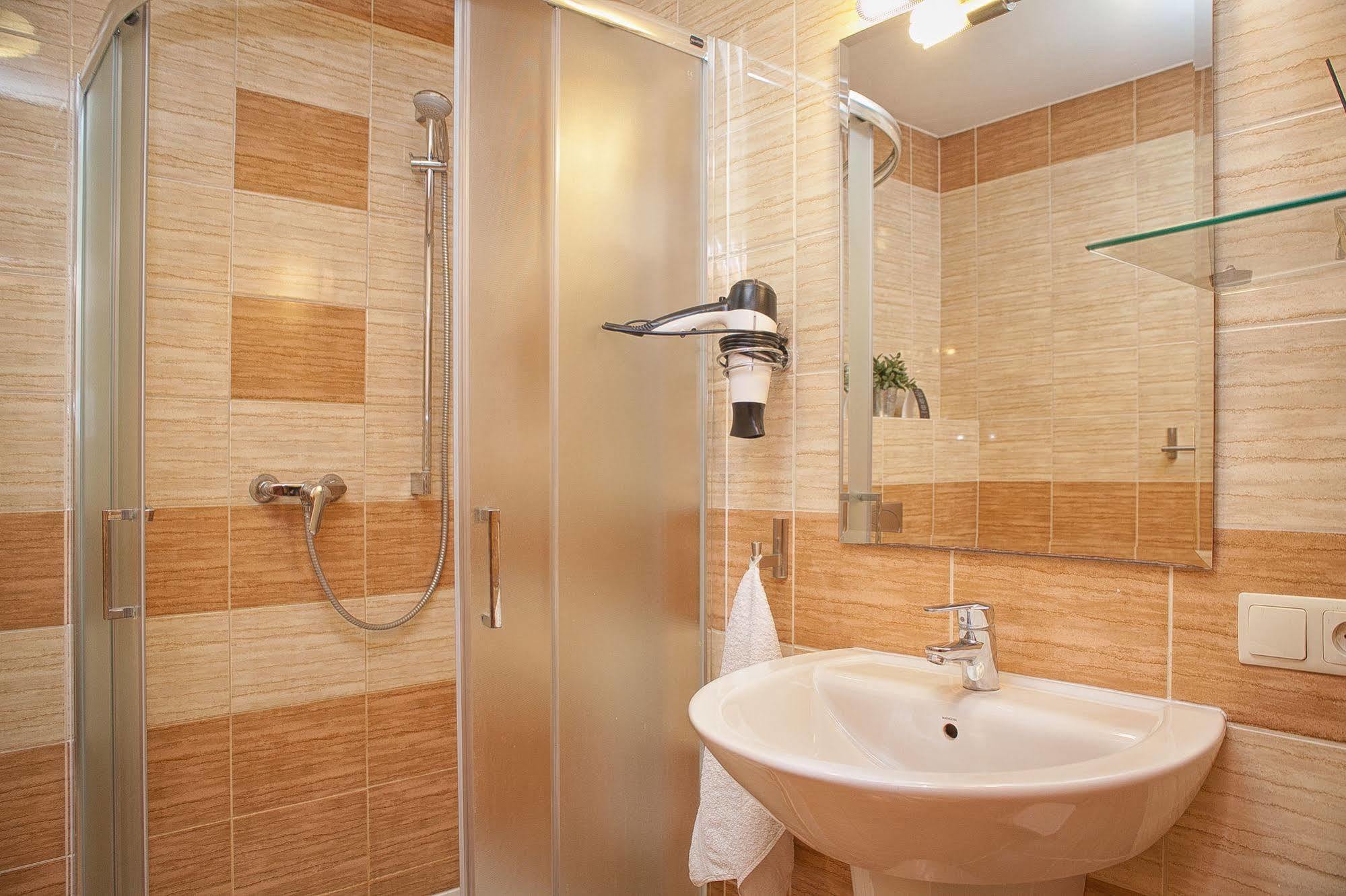 Aparthotel H31 à Poznań Extérieur photo