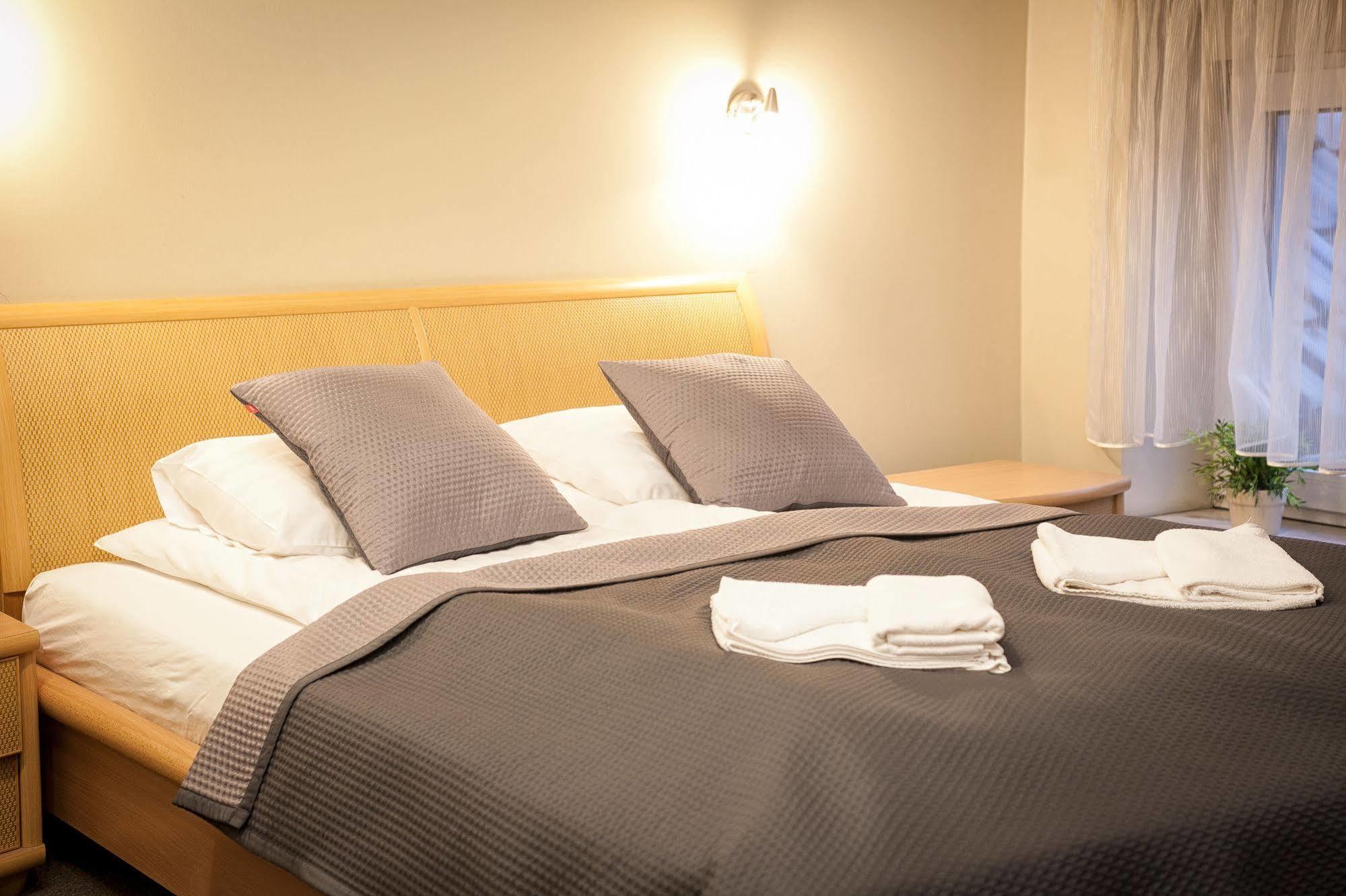 Aparthotel H31 à Poznań Extérieur photo